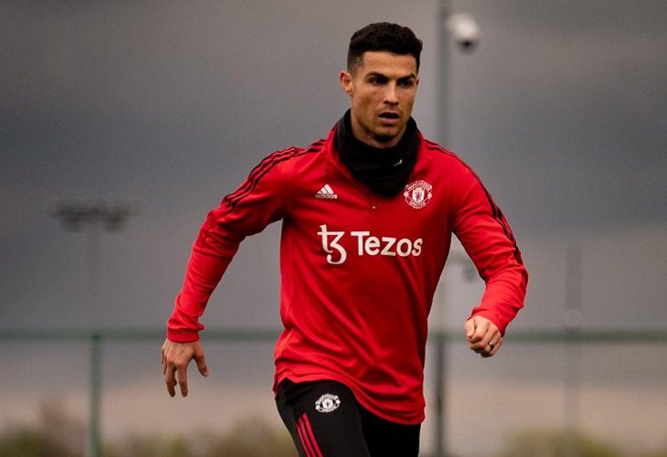 Cristiano Ronaldo retorna a Manchester con la mira puesta en salir del United