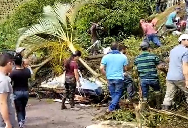 Derrumbe cae y sepulta una escuela en Tapartó, corregimiento de Andes