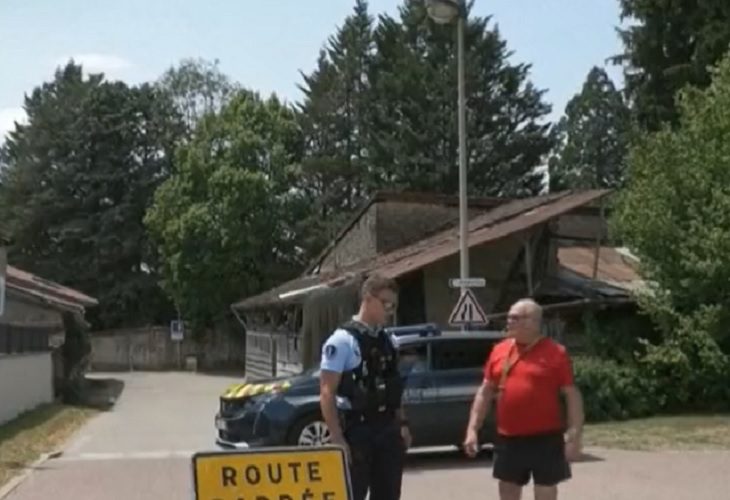 Policía de Francia abate a joven que mató a 5 miembros de su familia, en Douvres