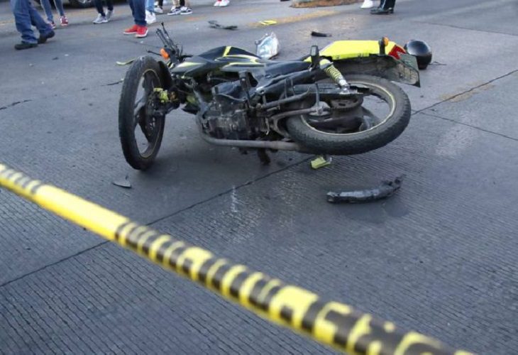 Motociclista murió tras chocar contra un camión en la Avenida Ciudad de Cali