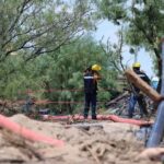 Aumento de niveles de agua en mina de México complica rescate de 10 mineros