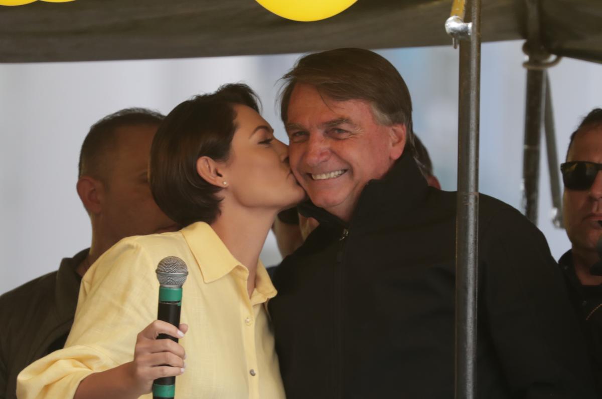 Bolsonaro inicia su campaña y agita el fantasma del comunismo contra Lula