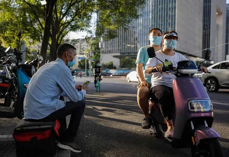 China detecta 700 nuevos casos de covid, 614 por contagio local