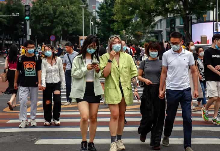 China informa de 427 nuevos casos de covid, 360 por contagio local