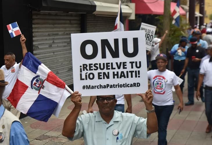 Cientos de dominicanos piden acción internacional frente a la crisis de Haití