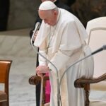El papa pide paz para el Líbano y recuerda la explosión del 2020 (1)