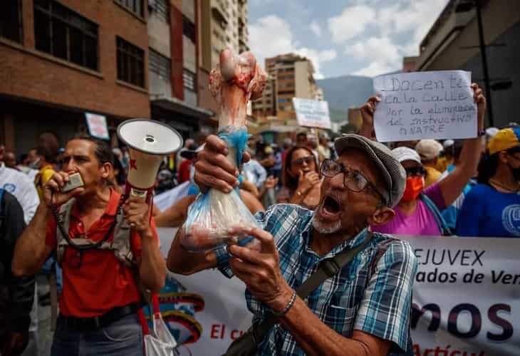 Empleados públicos venezolanos mantienen protestas contra la desmejora salarial