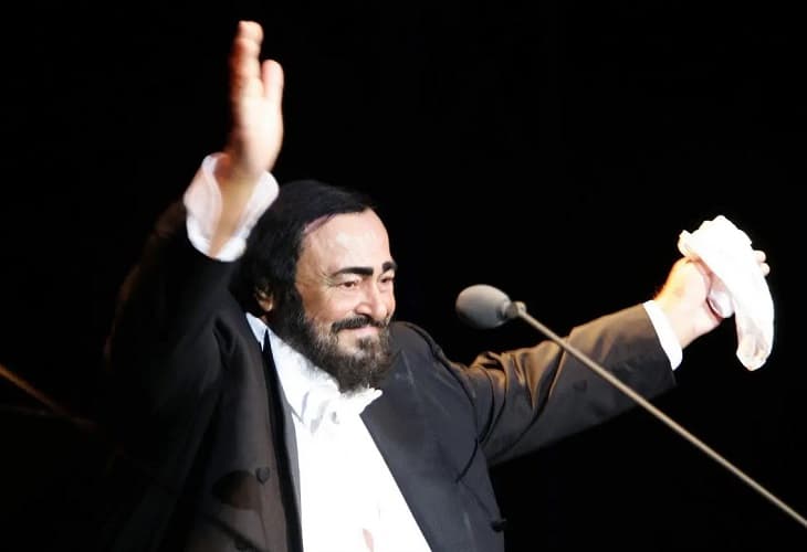 Hollywood coloca una estrella de Pavarotti 15 años después de su muerte