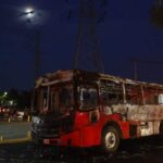 Incendios, 5 arrestos y 1 muerto en enfrentamiento en oeste de México