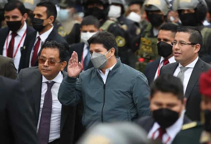 Pedro Castillo - La desaprobación al presidente de Perú cae a 71% en agosto, según una encuesta