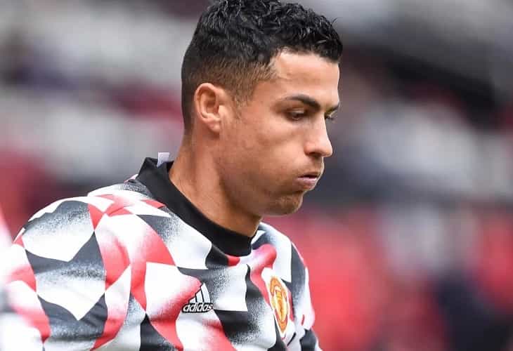 La policía amonesta a Cristiano Ronaldo por arrojar el móvil de un aficionado