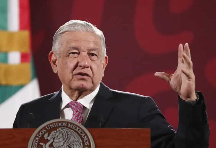 López Obrador afirma que “no está cerrado” el caso de Ayotzinapa tras informe