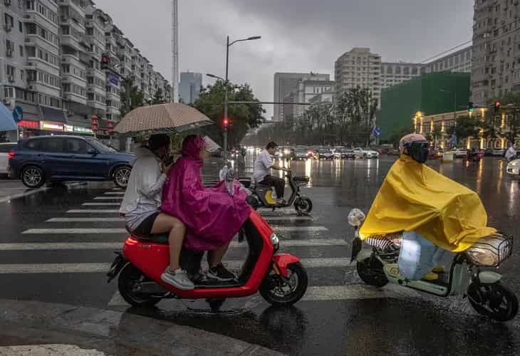 Los muertos por una inundación en el oeste de China ascienden a 23