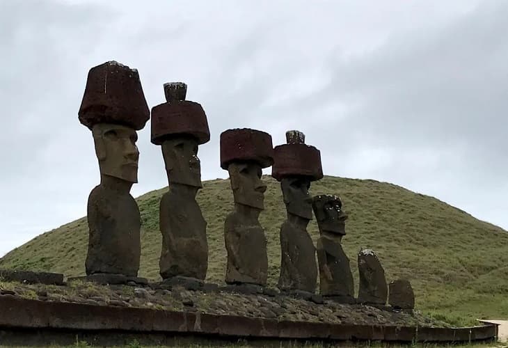 Los primeros turistas vuelan a la Isla de Pascua tras más de dos años de cierre