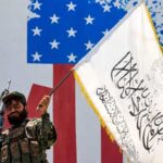 Los talibanes hacen una demostración de fuerza al recordar a EEUU su retirada