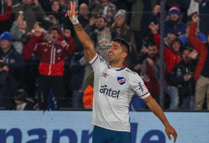 Luis Suárez anota gol pero falla penalti en la goleada de Nacional