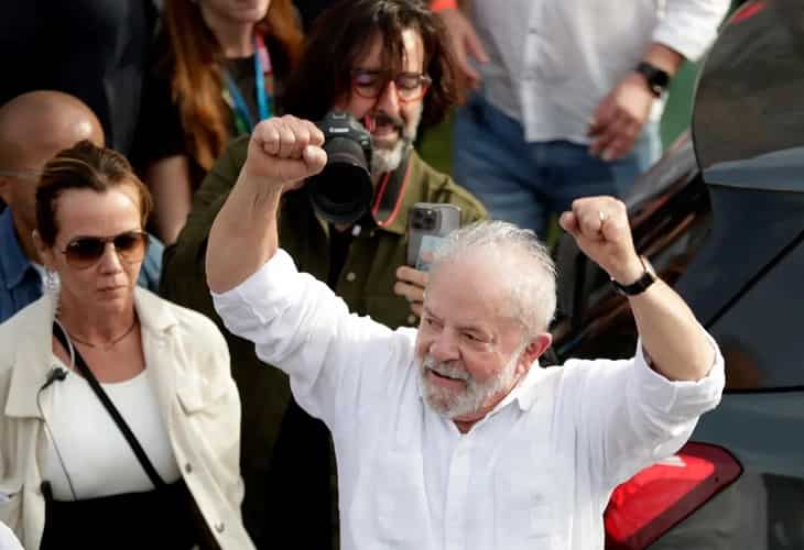 Lula se mantiene como favorito y Bolsonaro avanza en una nueva encuesta electoral