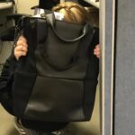 Mochilas antibalas contra la epidemia de tiroteos escolares en EE.UU.
