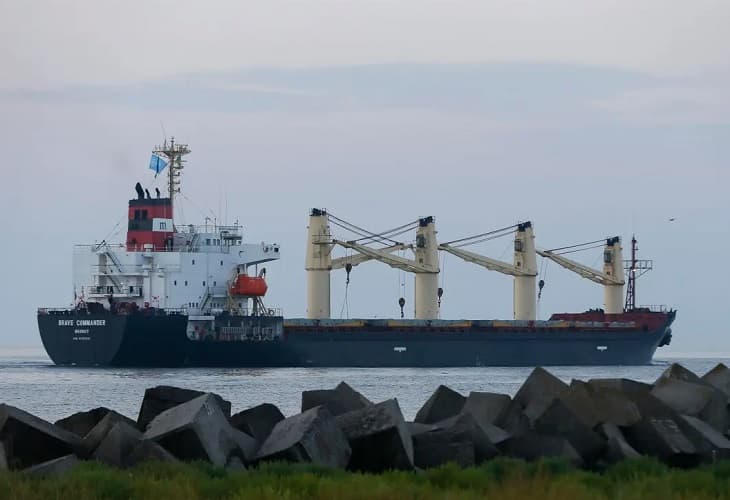 Otros seis barcos cargados de grano salieron este domingo de Ucrania