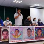 Padres de Ayotzinapa - No hay “pruebas técnicas” en informe de Comisión
