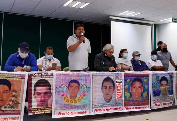 Padres de Ayotzinapa - No hay “pruebas técnicas” en informe de Comisión