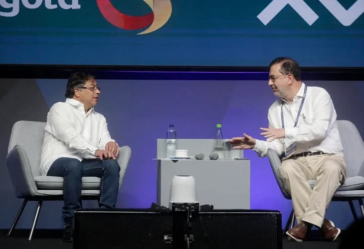 Petro aboga para que el sector bancario dé prioridad a financiar la producción