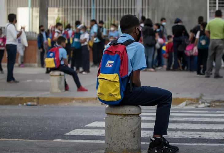 Venezolanos piden priorizar los planes para mejorar las escuelas, según estudio--Diputado Manouchehri propone prohibición de ingreso de venezolanos a Chile por seguridad nacional