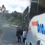 Bus de Brasilia choca con motociclista y lo mata en vía La Costa