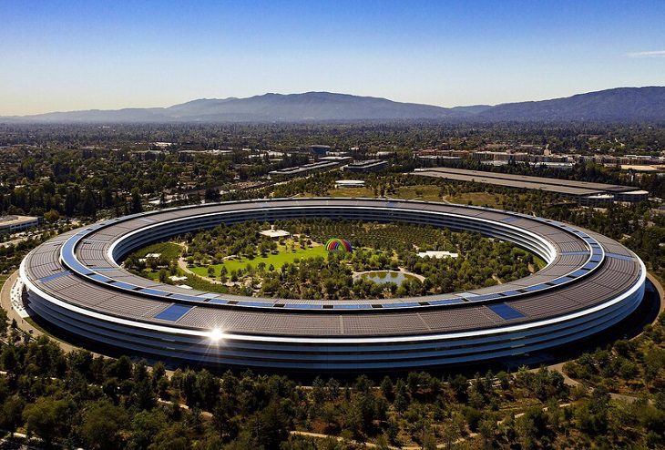 Grupo de empleados de Apple rechaza la orden de volver a la oficina