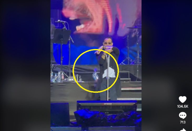 A Marc Anthony le lanzaron un botellazo en Medellín