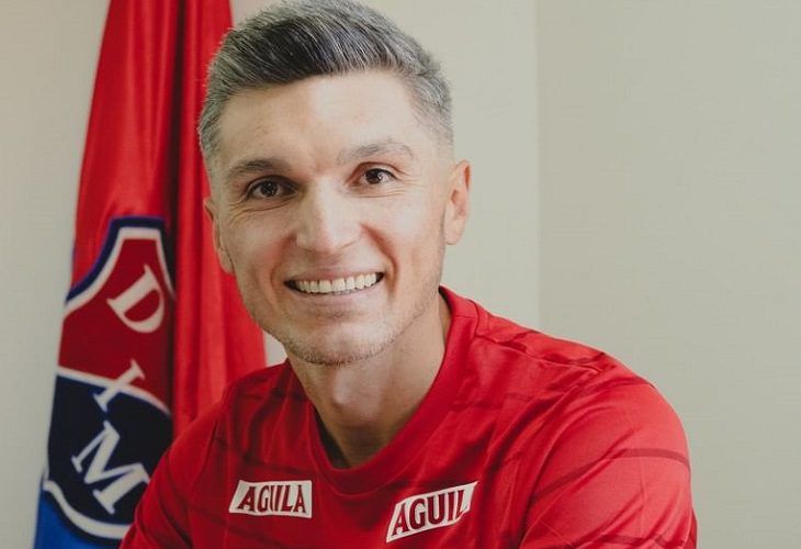 Daniel Torres, tiene muchas canas pero solo 32 años