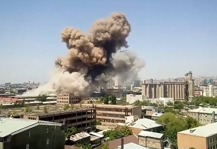 Depósito de fuegos pirotécnicos explota en Armenia y deja dos muertos