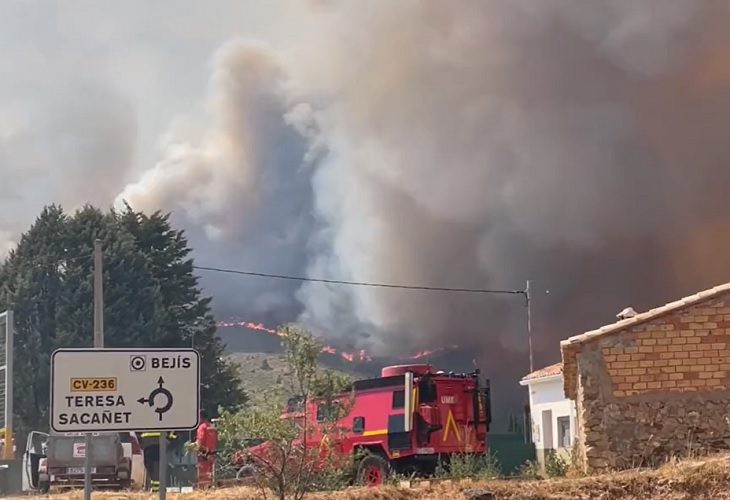 Viajeros resultan lesionados luego de bajarse de un tren en el incendio de Bejís