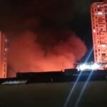 Reportan voraz incendio en El Palo con Argentina, pleno centro de Medellín