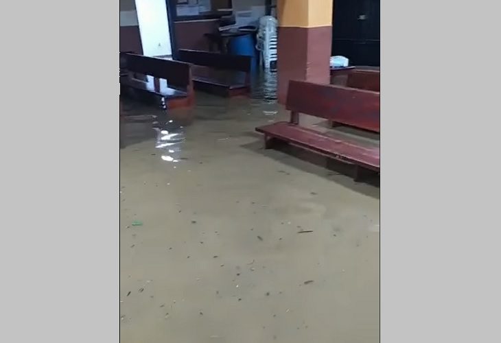 Parroquia de Moravia quedó sumergida en las aguas tras aguacero en Medellín
