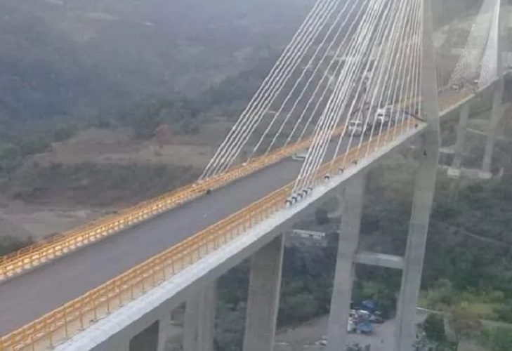 Pareja que iba en una moto encontró la muerte en el Puente Hisgaura