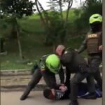 Policías habrían abusado de la fuerza al detener a un hombre, en Cali