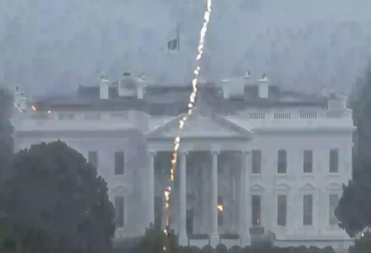 Mueren dos personas al ser impactadas por un rayo cerca de la Casa Blanca