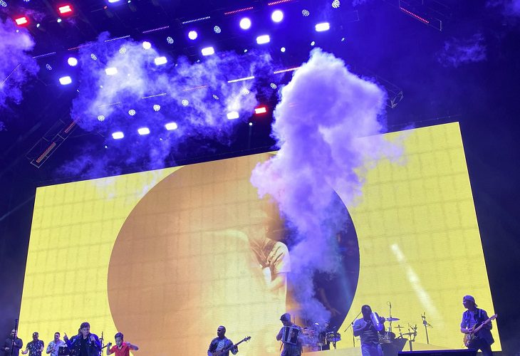 A René Higuita le robaron el celular en concierto de la Feria de las Flores