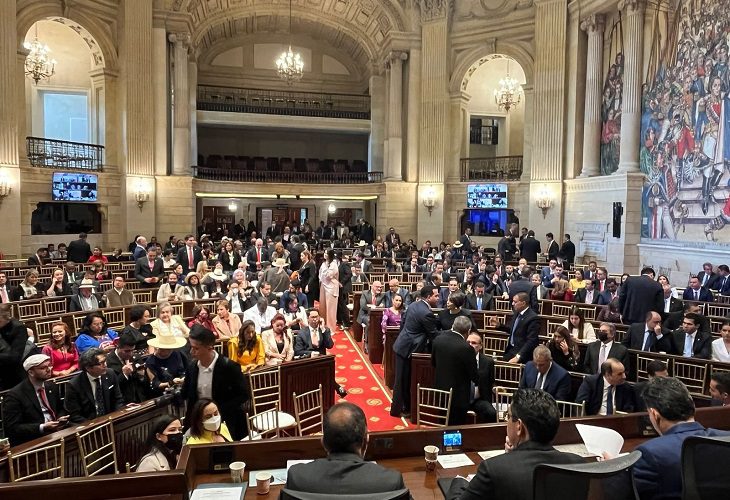 Revelan nombres de Congresistas que ya firmaron para reducir su salario este periodo