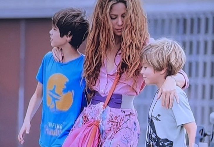 Shakira y Gerard Piqué se vieron para hablar sobre la custodia de sus hijos-Revelan cómo descubrió Shakira la supuesta infidelidad de Piqué