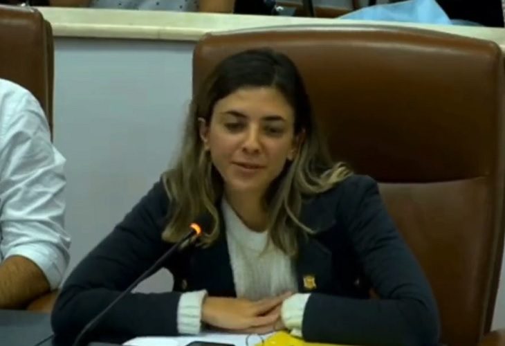 Burlas a Susana Boreal por no saber el procedimiento para firmar una proposición