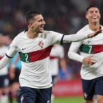 0-4. Portugal golea y es líder del grupo A2
