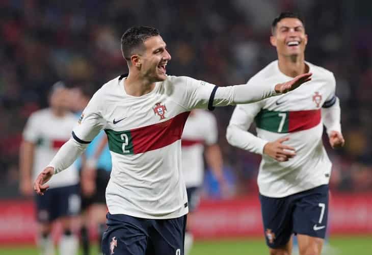 0-4. Portugal golea y es líder del grupo A2