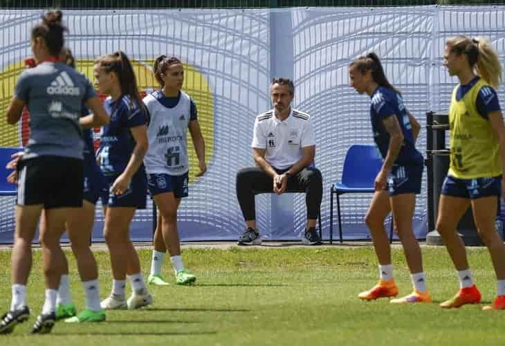 15 jugadoras renuncian a la selección Española por la continuidad de Vilda (1)