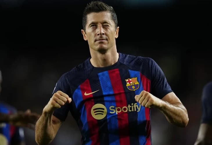 5-1. Lewandowski se regala un triplete en su estreno europeo con el Barça