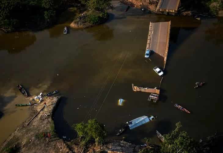 Al menos tres personas mueren por el derrumbe de un puente en la Amazonia brasileña
