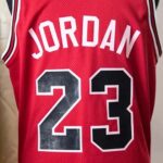 Camiseta de Jordan de la final 1998 rompe récord - 10.09 millones de dólares