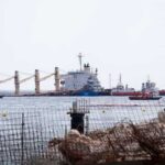 Gibraltar - Comienza la extracción de aceite lubricante del buque accidentado en Gibraltar