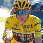 Vingegaard, el campeón del Tour reaparece tras superar un "bombardeo mental"